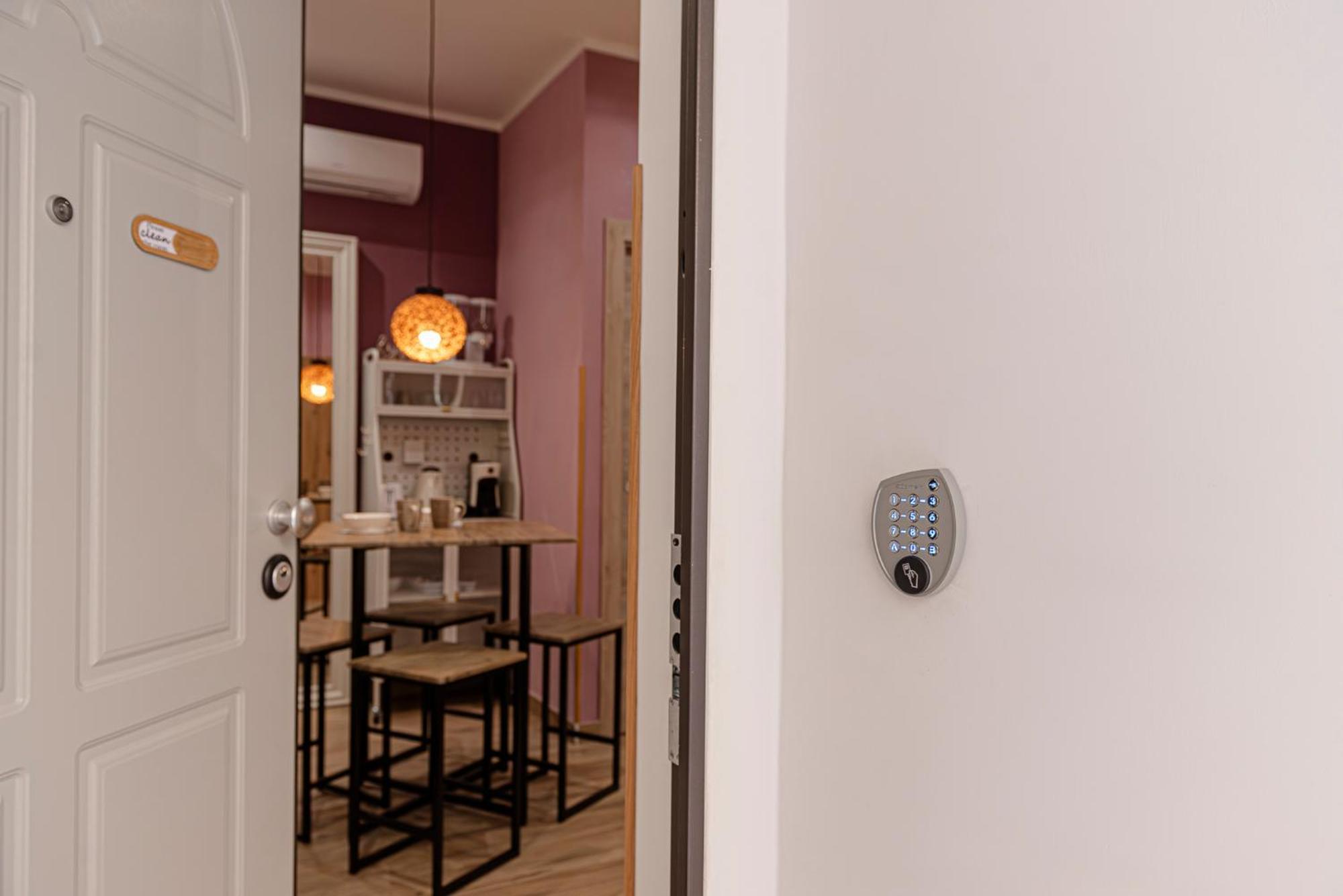 Helle Hus Guest House - 200M From Piazza Bologna Metro And 10 Minutes From The Colosseum חדר תמונה